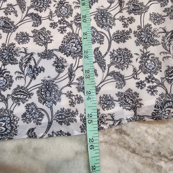 LOFT Navy Floral Faux Wrap Blouse Size 14 Cap Sleeve Lined Sheer Overlay - Picture 7 of 10